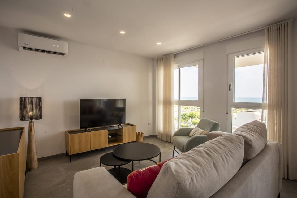 Communal lounge/ TV room, TV and multimedia, Living room, air conditioner