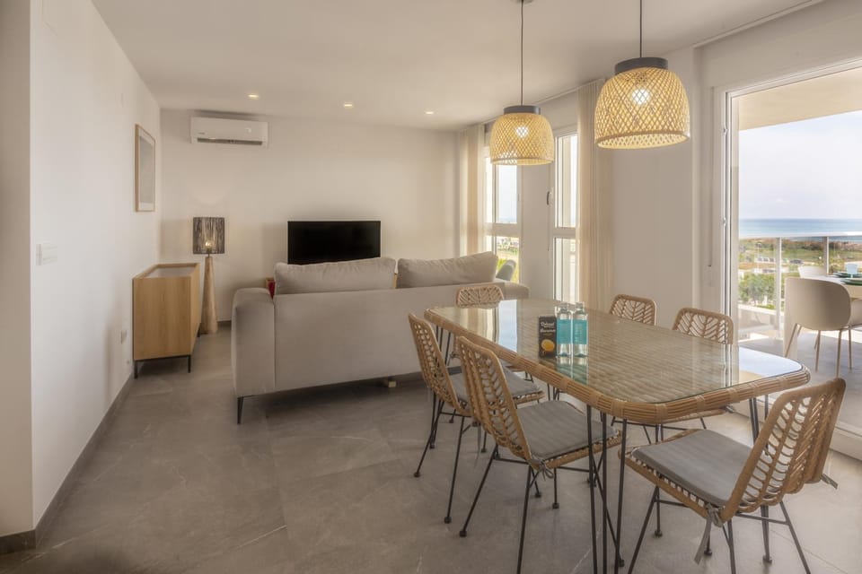 TV and multimedia, Dining area