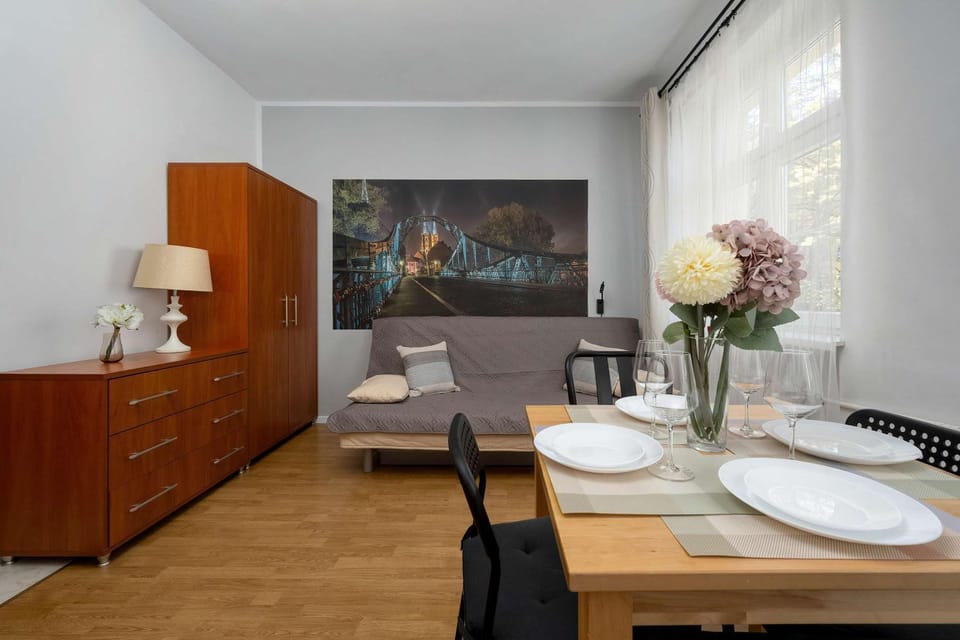 Living room, Decorative detail, Seating area, Dining area