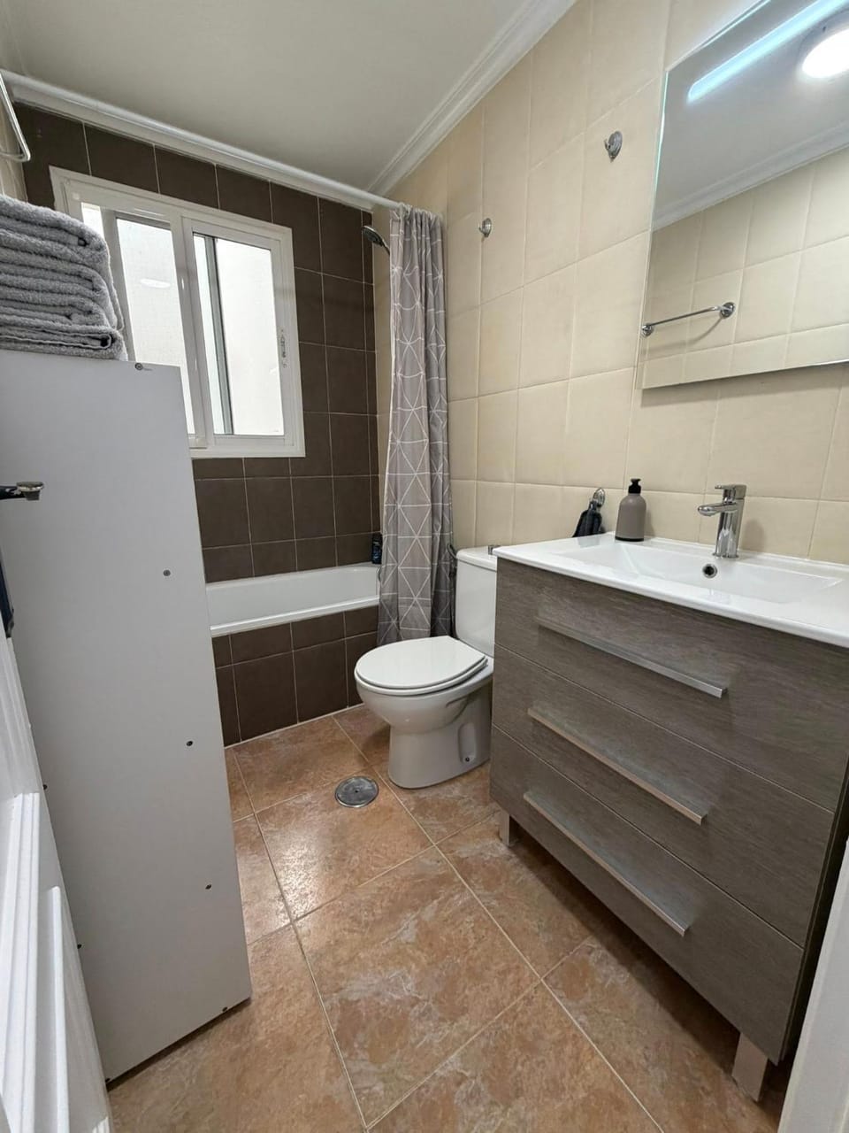Diamond Apartman - Los Locos Beachfront Apartment in Torrevieja