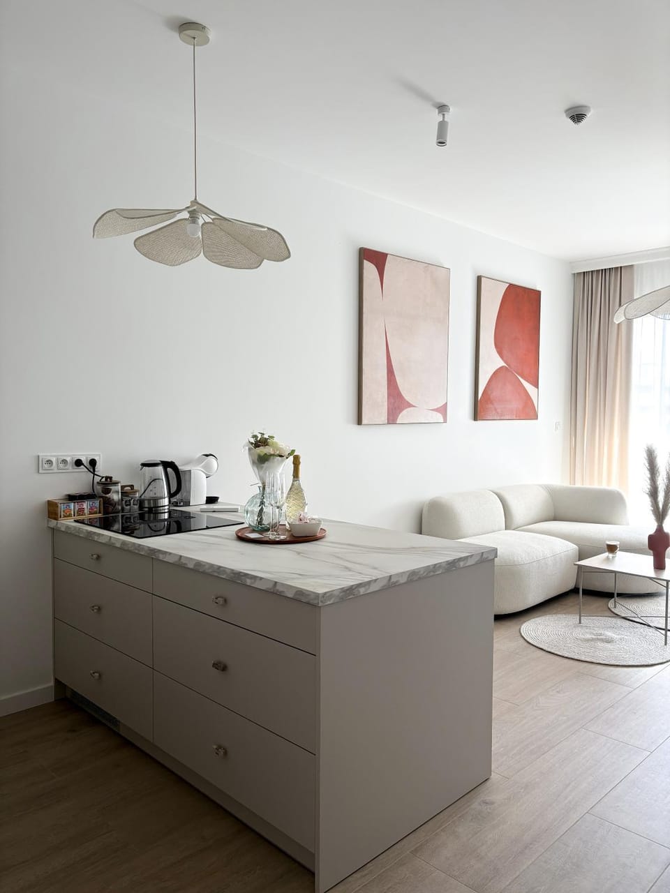 Kitchen or kitchenette, Seating area