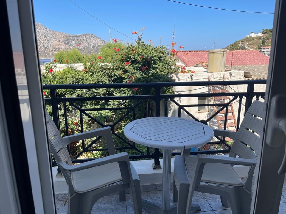 Plaka Apartments Love hotel in Icaria