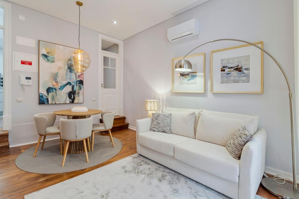 Living room, Dining area, air conditioner
