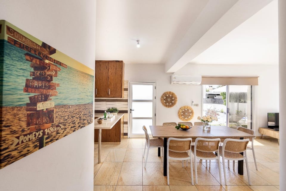 Villa Coconuts - Nissi Beach House in Ayia Napa