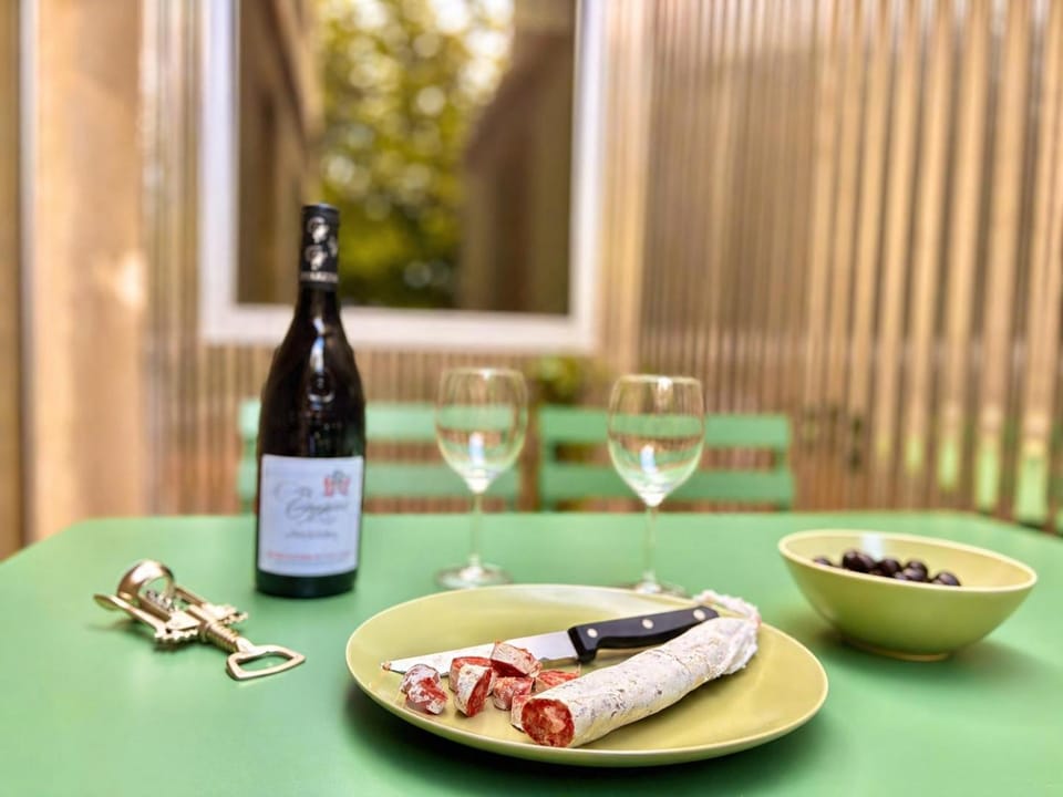 Patio, Dining area