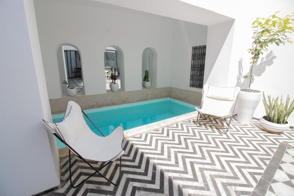 Patio, Pool view, Swimming pool
