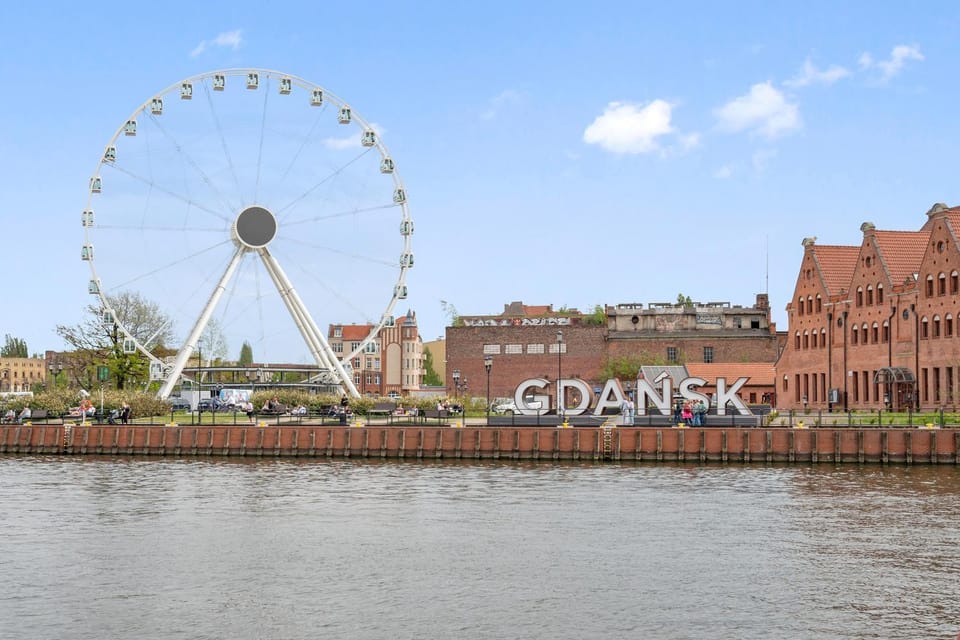 Nearby landmark, Day, Natural landscape, Location