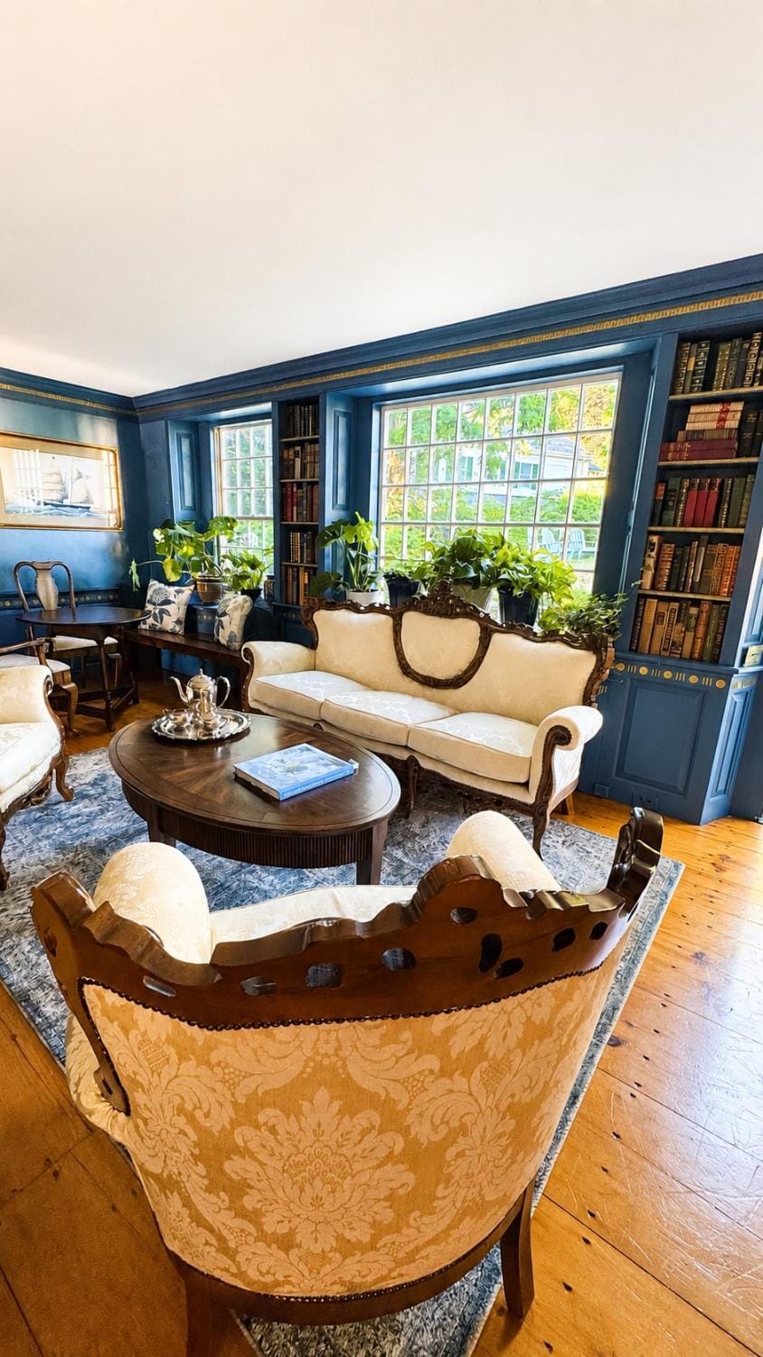 Library, Living room
