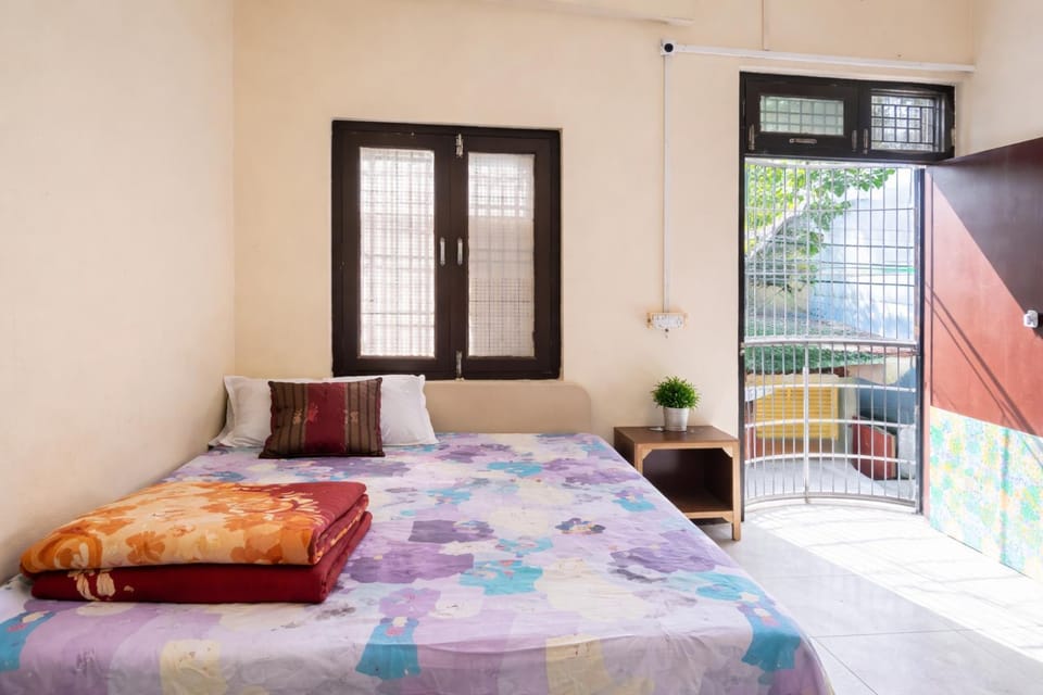 RADHA RANI HOMESTAY NEAR Bake Bihari Mandir Vacation rental in Uttar Pradesh