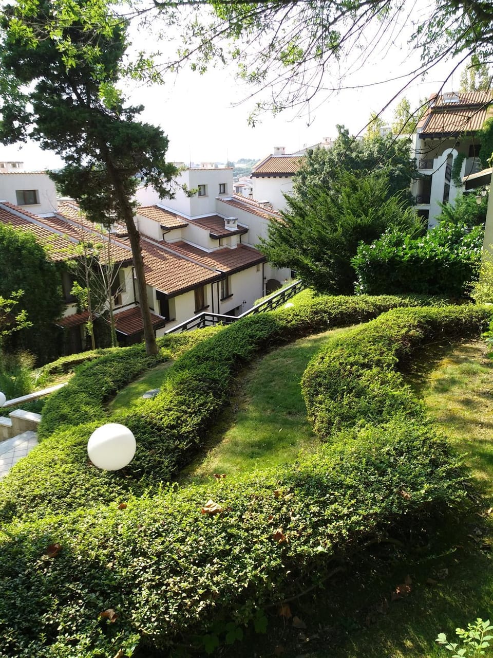 Property building, Day, Natural landscape, Garden, Garden view