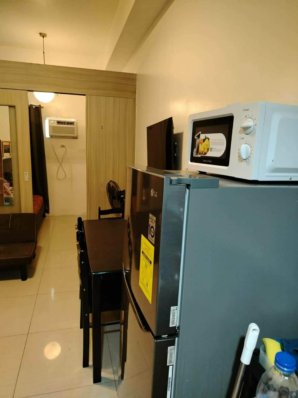 Breeze Residences Apartment in Pasay