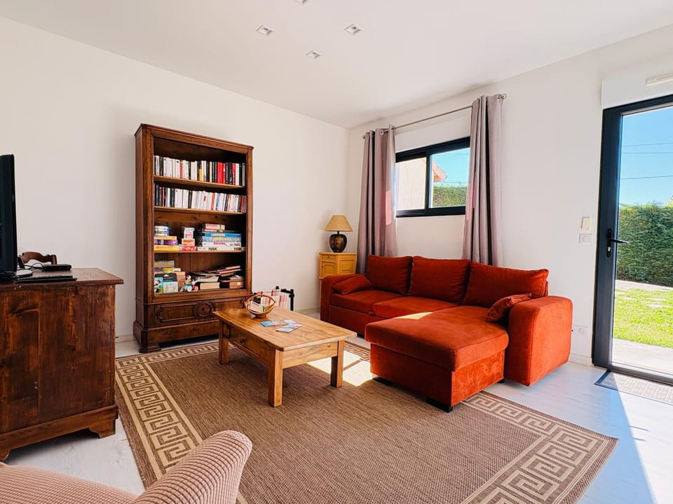 Communal lounge/ TV room, Living room