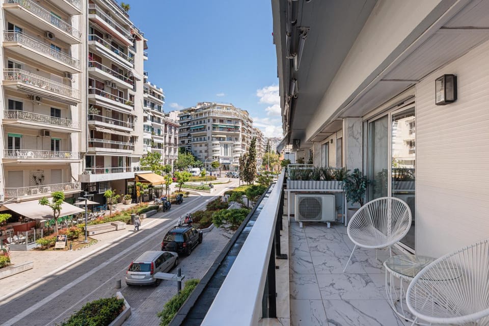Day, Neighbourhood, Balcony/Terrace, City view, Street view