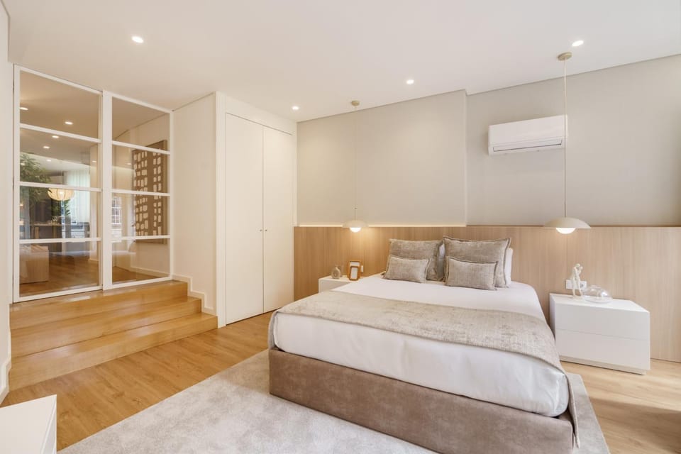 Bed, Bedroom, air conditioner