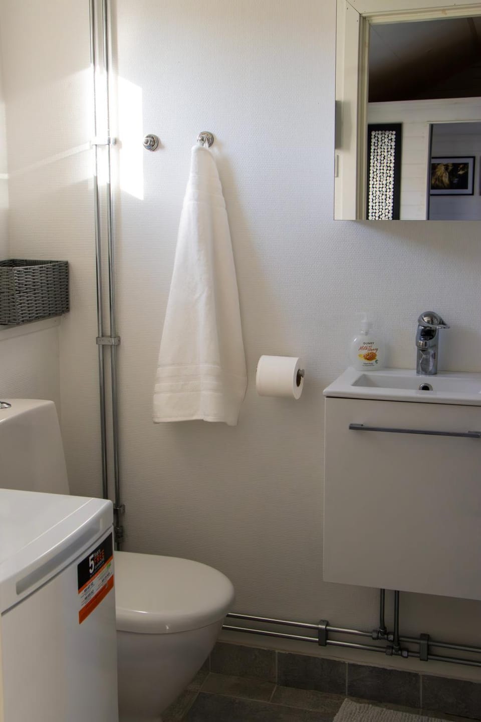 Bathroom, towels