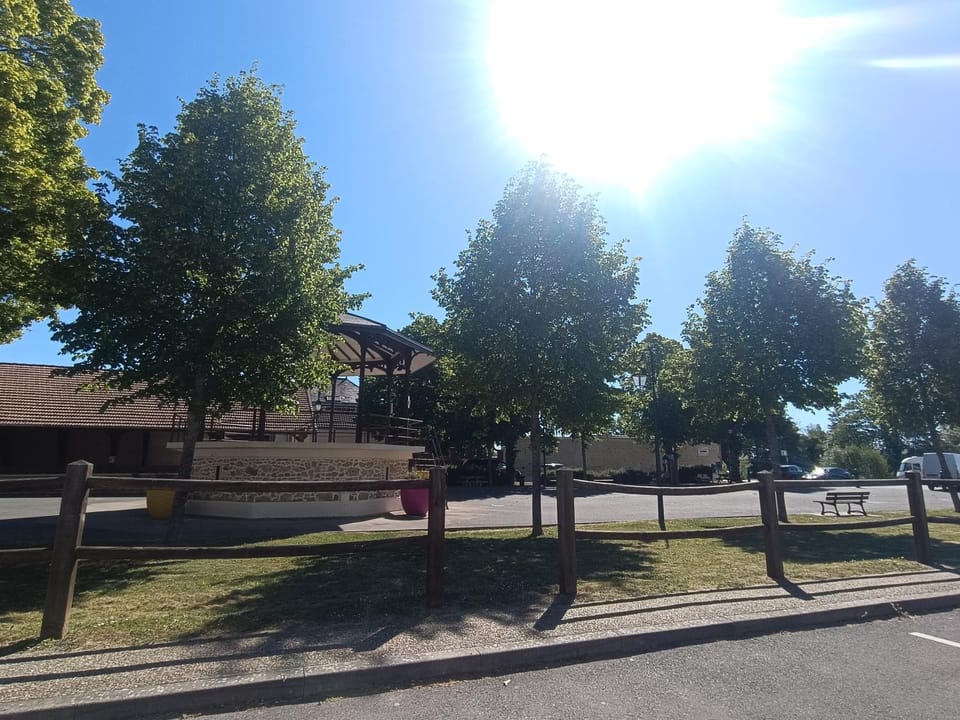 L'Annexe Rose & Romy, maison au coeur des vignes et en bord de Marne House in Grand Est