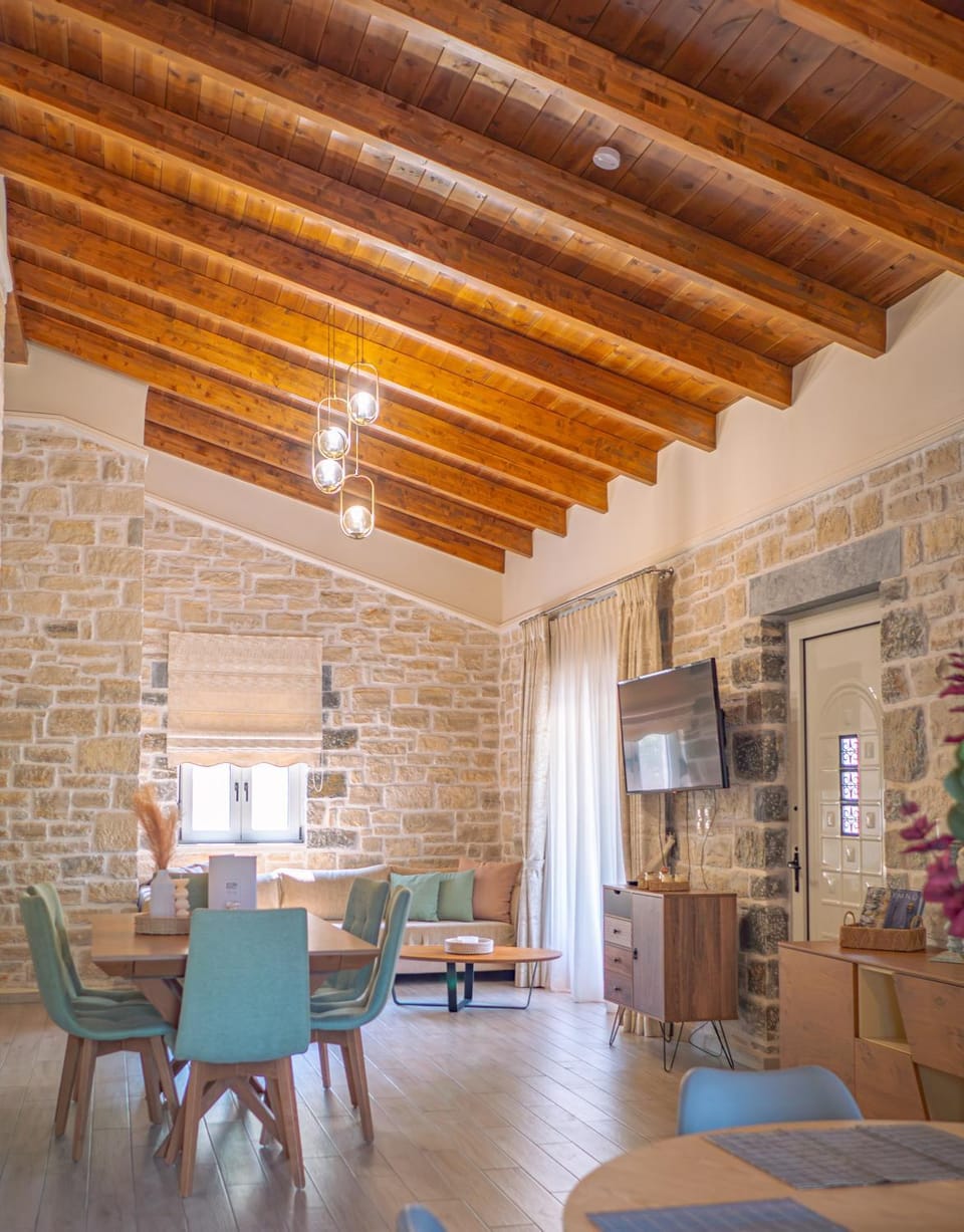 Lithic Oikos Villa in Crete Region