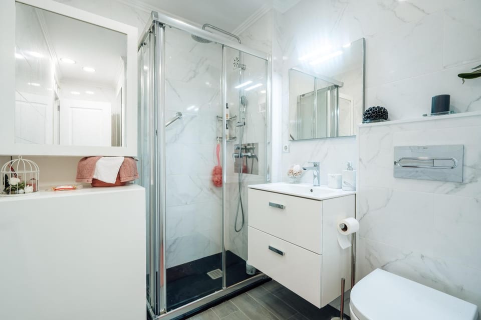 Shower, Bathroom