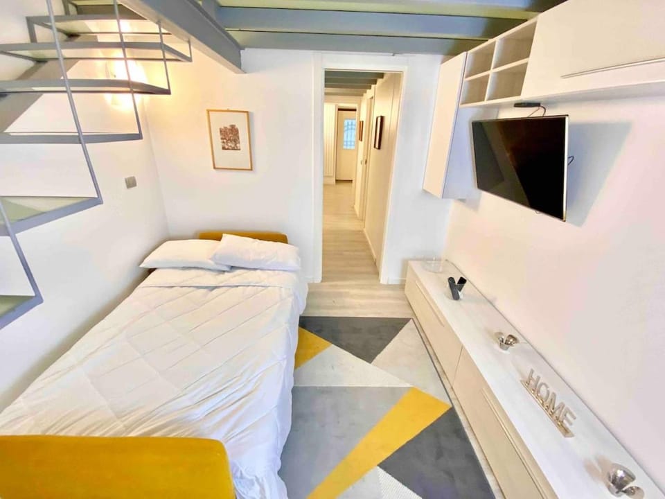 Loft in the center - metro - 12 beds Apartment in Milan