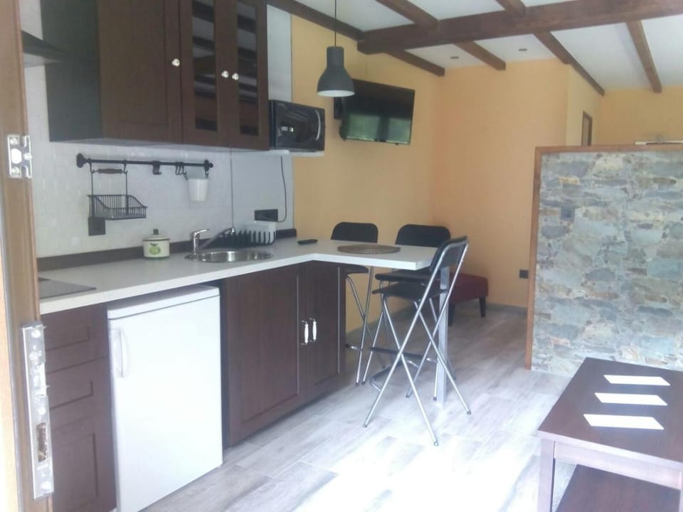 Property building, Kitchen or kitchenette, Living room