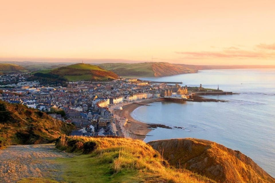 Coastal Comfort by the Pier Apartment in Aberystwyth