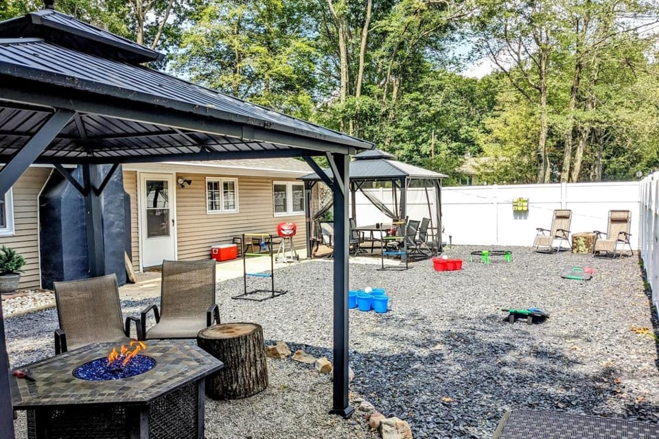 KidApproved PrivateLake&Beach FencedYardKalahari House in Coolbaugh Township