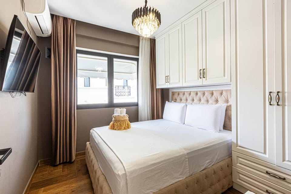 Brownie Luxury 1 Apartment with Balcony Full Kitchen 3 Min to Beach Apartment in Vlorë County, Albania
