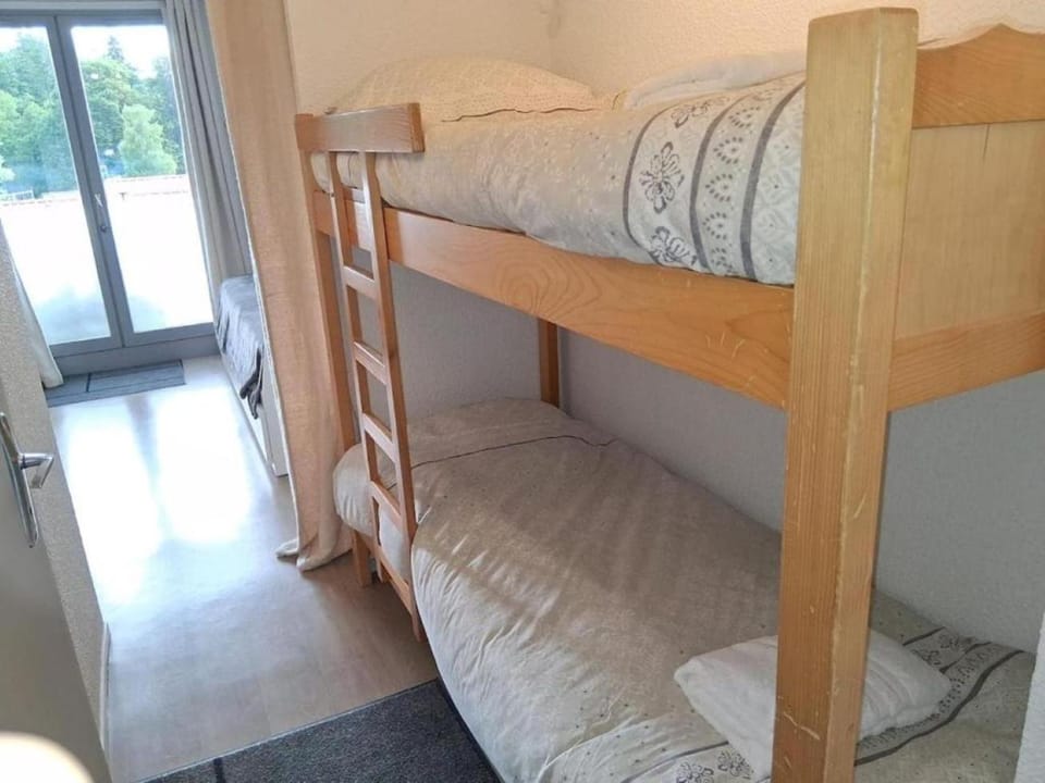 bunk bed