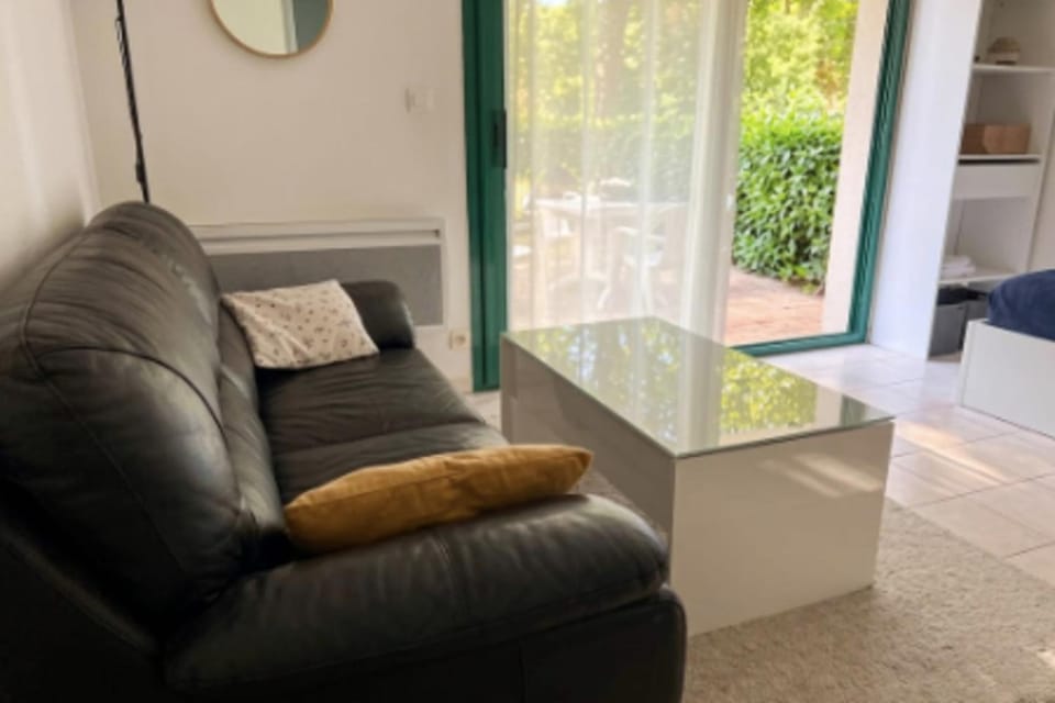 Studio with 25 m terrace & private parking Apartment in La Rochelle
