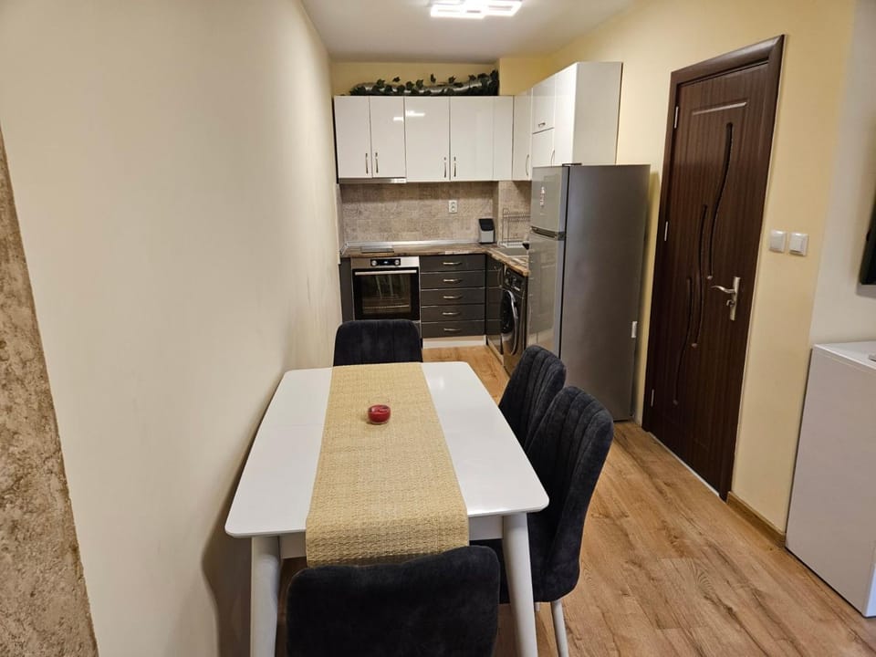 Central, quiet and modern apartment with Private Parking Apartment in Varna