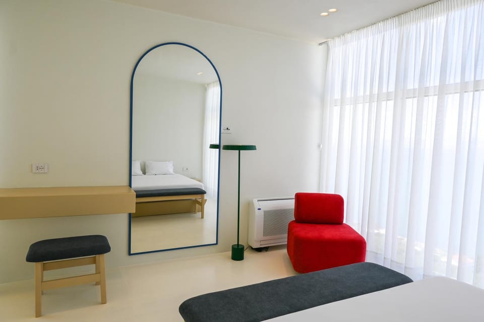 Bed, Living room, Bedroom