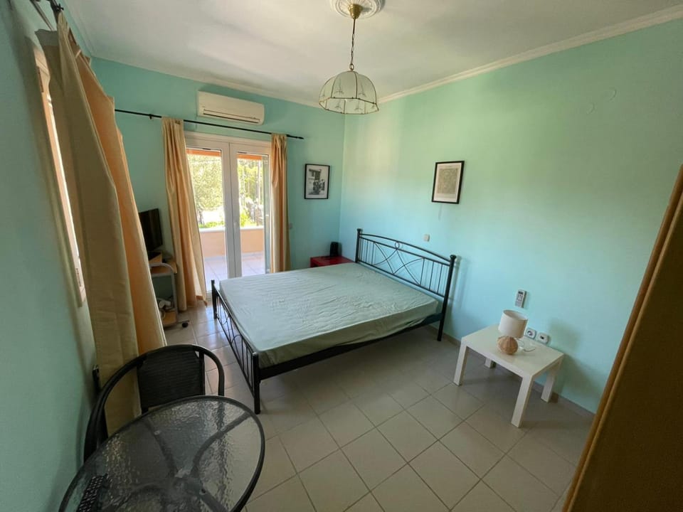 Shared room in a villa 4km from Corfu airport, Jasmine Villas Vacation rental in Peloponnese, Western Greece and the Ionian