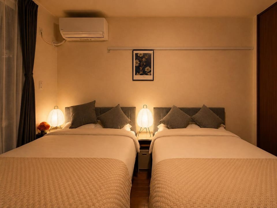 Bed, Photo of the whole room, Bedroom, air conditioner