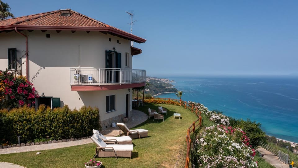 Villa Infinity Villa in Calabria