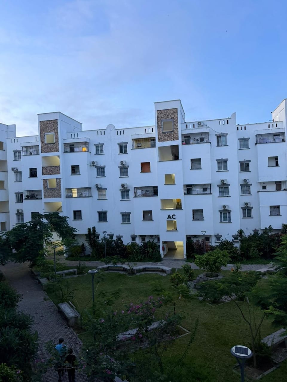 Stylish 2BR Pool, Gym Garden Apartment in Mombasa County