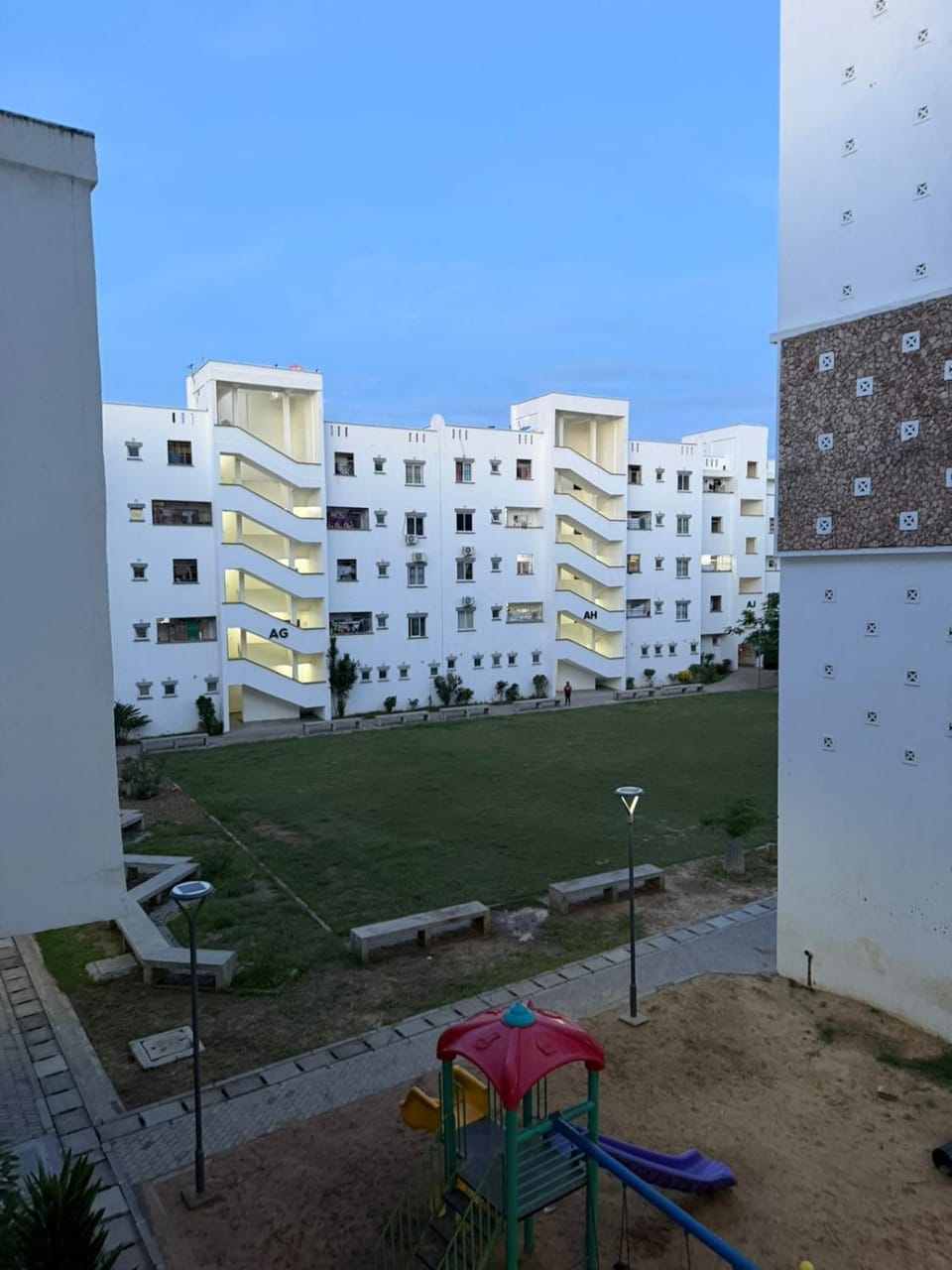 Stylish 2BR Pool, Gym Garden Apartment in Mombasa County