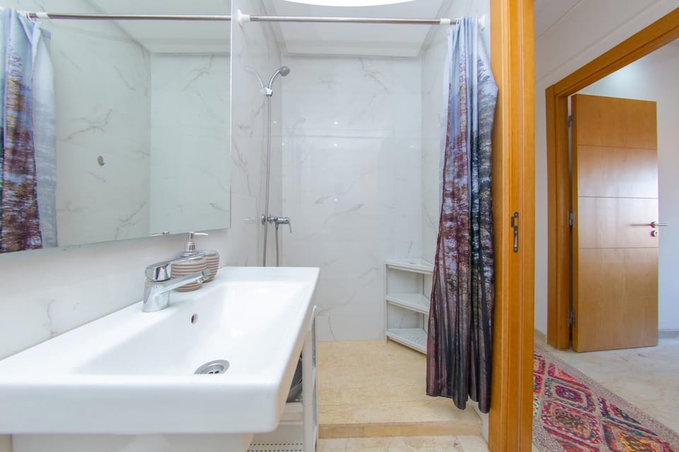 Appartement Guéliz avec piscine et PS5 Apartment in Marrakesh