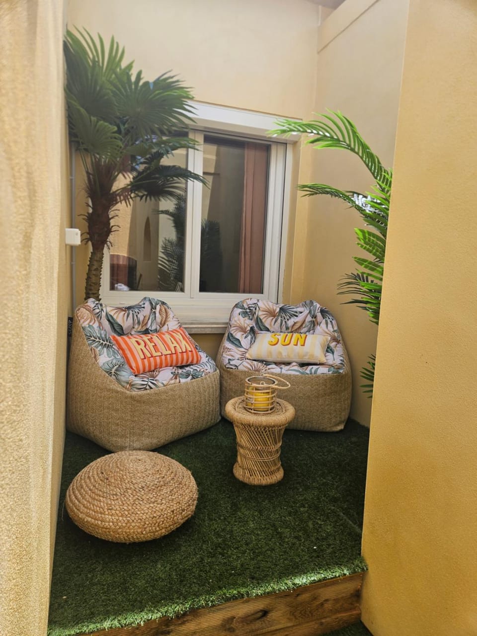 Seating area