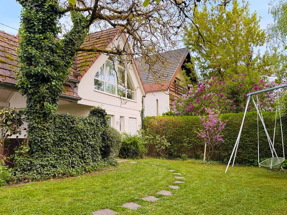 Property building, Spring, Day, Natural landscape, Garden, Garden view