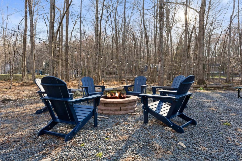 Firepit Game Room Seclusion and More House in Coolbaugh Township