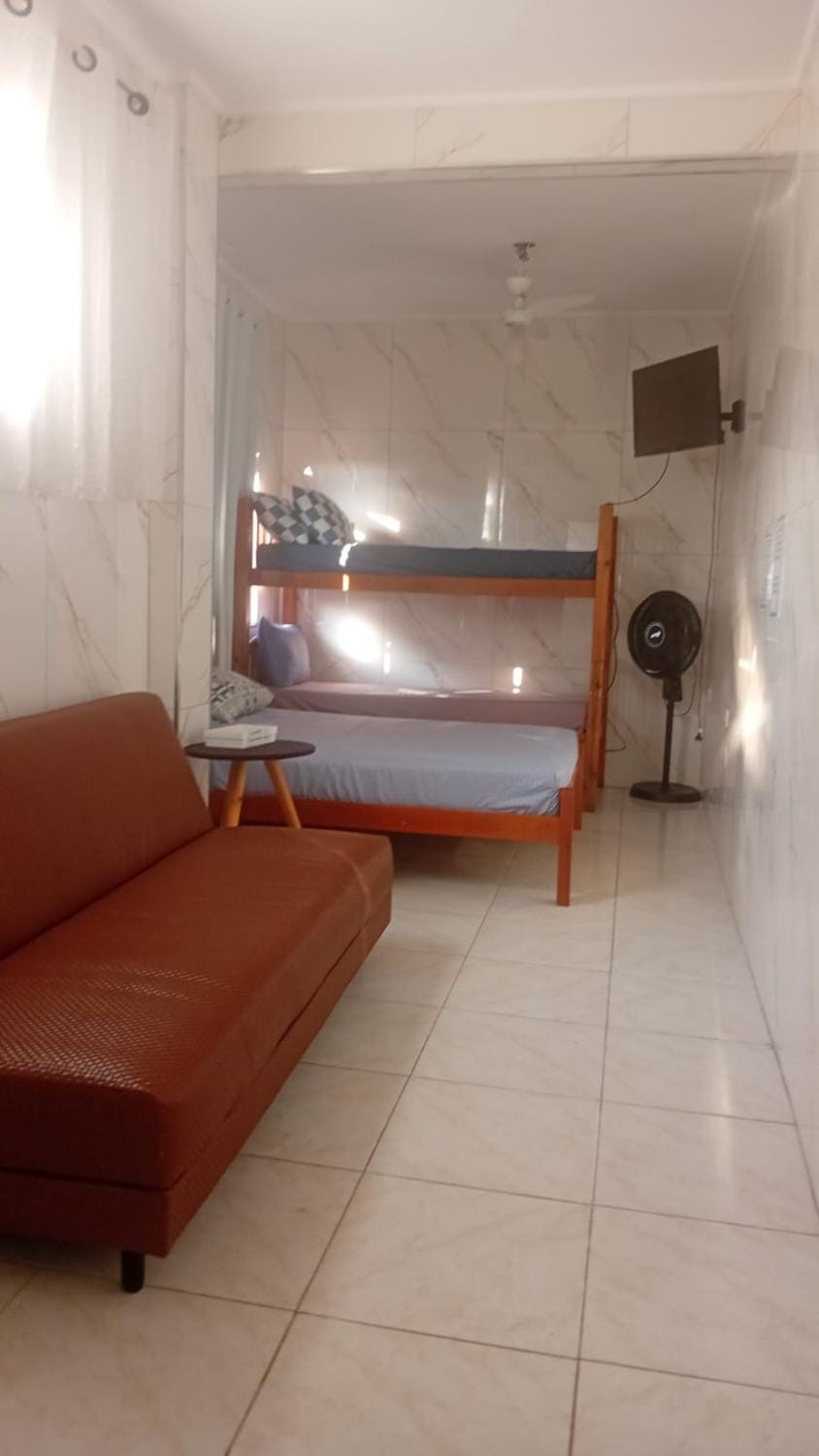 Casinha duas quadras da praia House in State of São Paulo