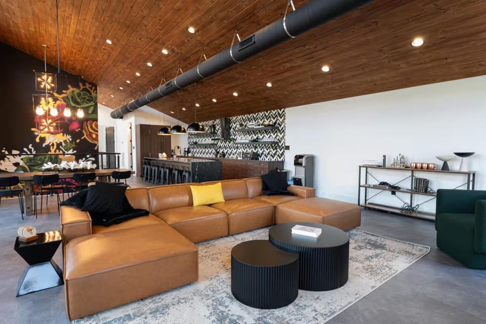 Living room, Seating area