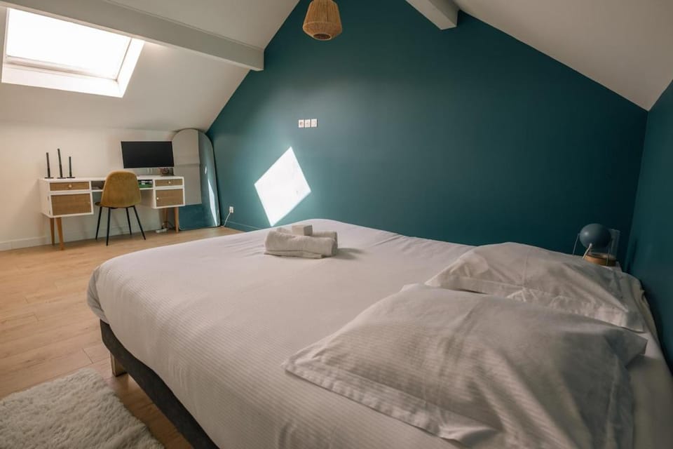 Jardin des Forts avec piscine, 2 chambres et climatisation proche de Lyon Villa in Caluire-et-Cuire