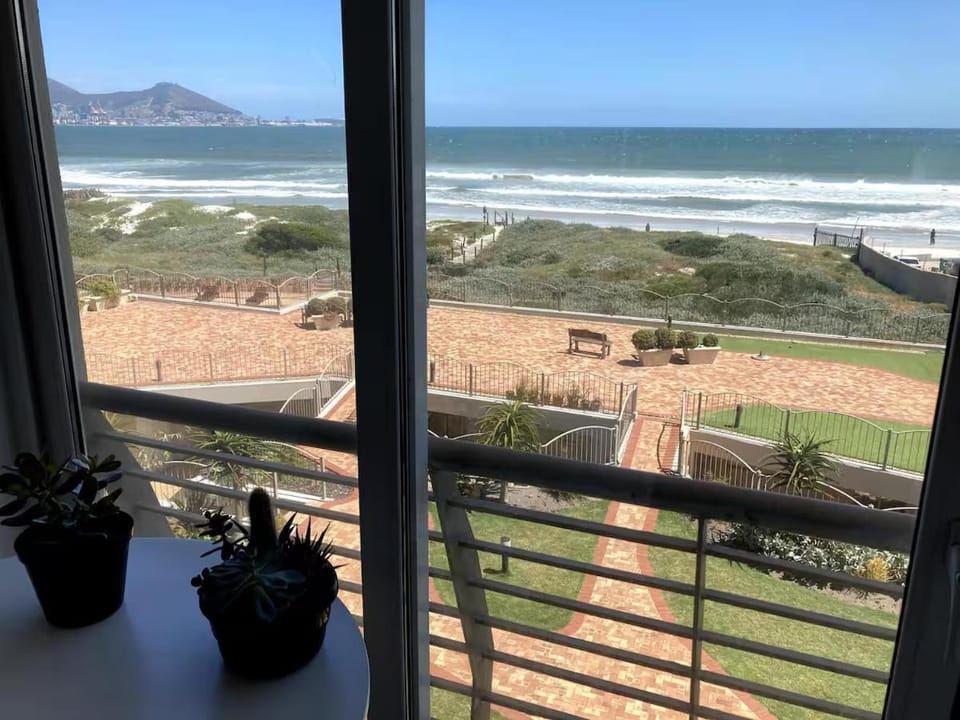 Neptune Isle Ocean View Apartment Apartment in Cape Town
