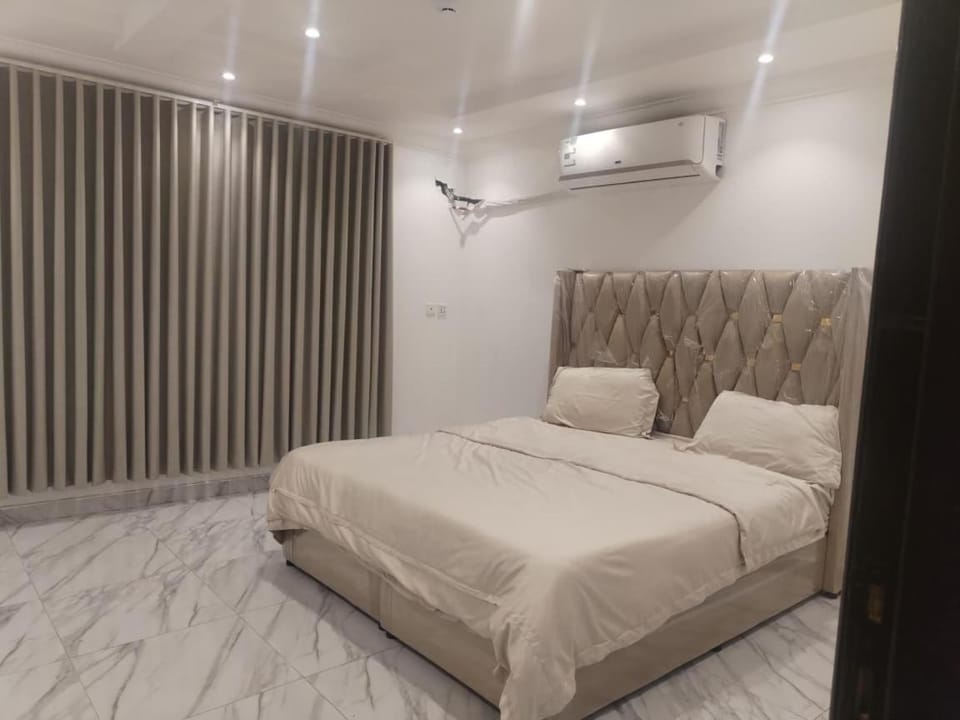 شقق الستين غرف عزاب وشقق عوايل Apartment in Riyadh