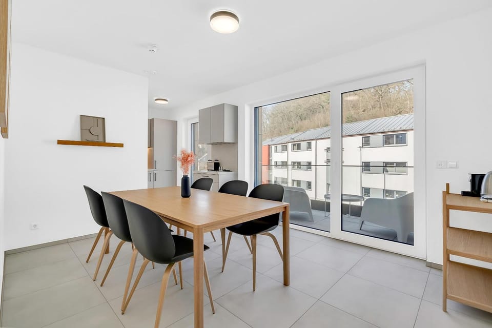 Modern Ensuite Dormitory Room Near Kirchberg Apartment in Luxembourg