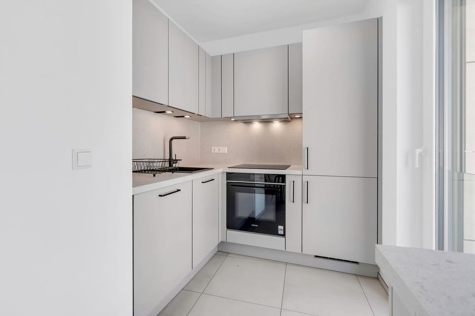 Modern Ensuite Dormitory Room Near Kirchberg Apartment in Luxembourg