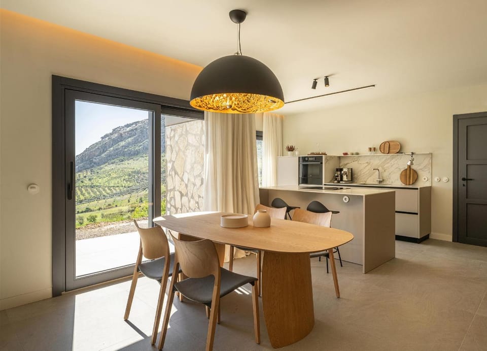Property building, Kitchen or kitchenette, Living room