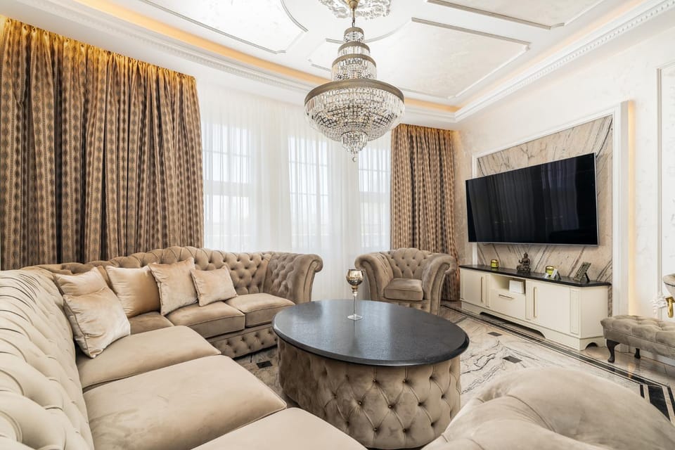 Communal lounge/ TV room, TV and multimedia, Balcony/Terrace, Living room, Seating area, Evening entertainment