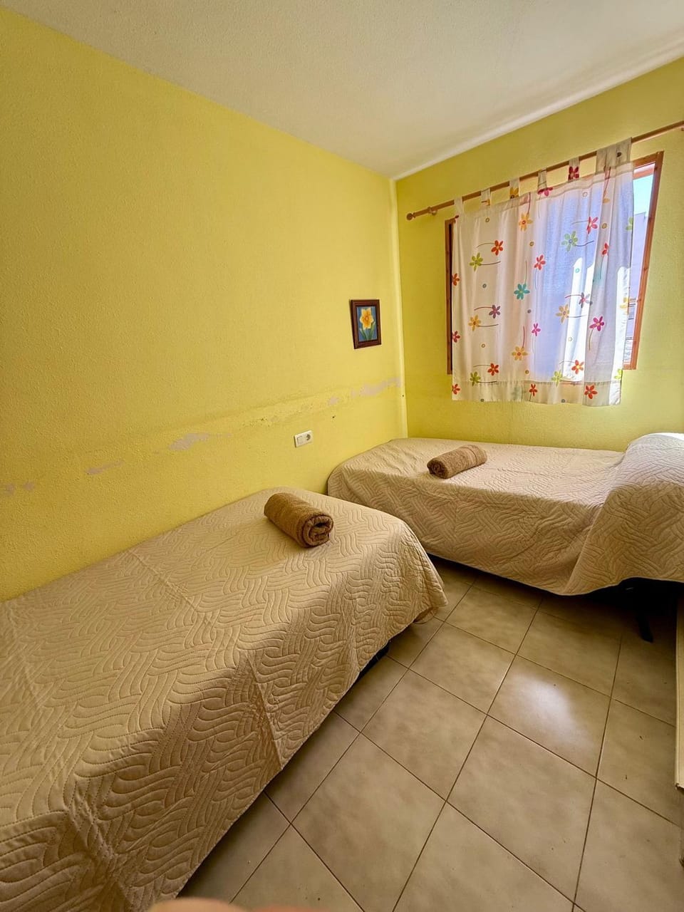 Bed, Decorative detail, Bedroom